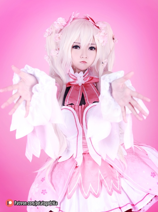 Potato Godzilla - Sakura Miku (12).jpg